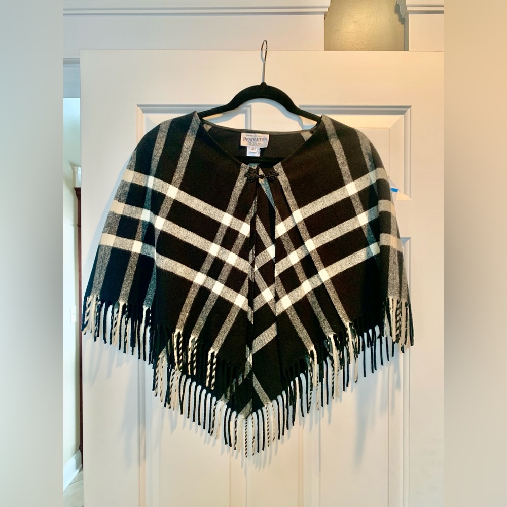 Vintage Pendleton Virgin Wool Black White Plaid Tartan Poncho Cape Fringe
